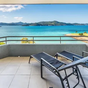 https://fully-renovated-frangipani-beach-front-apartments.queenslandhotels.net
